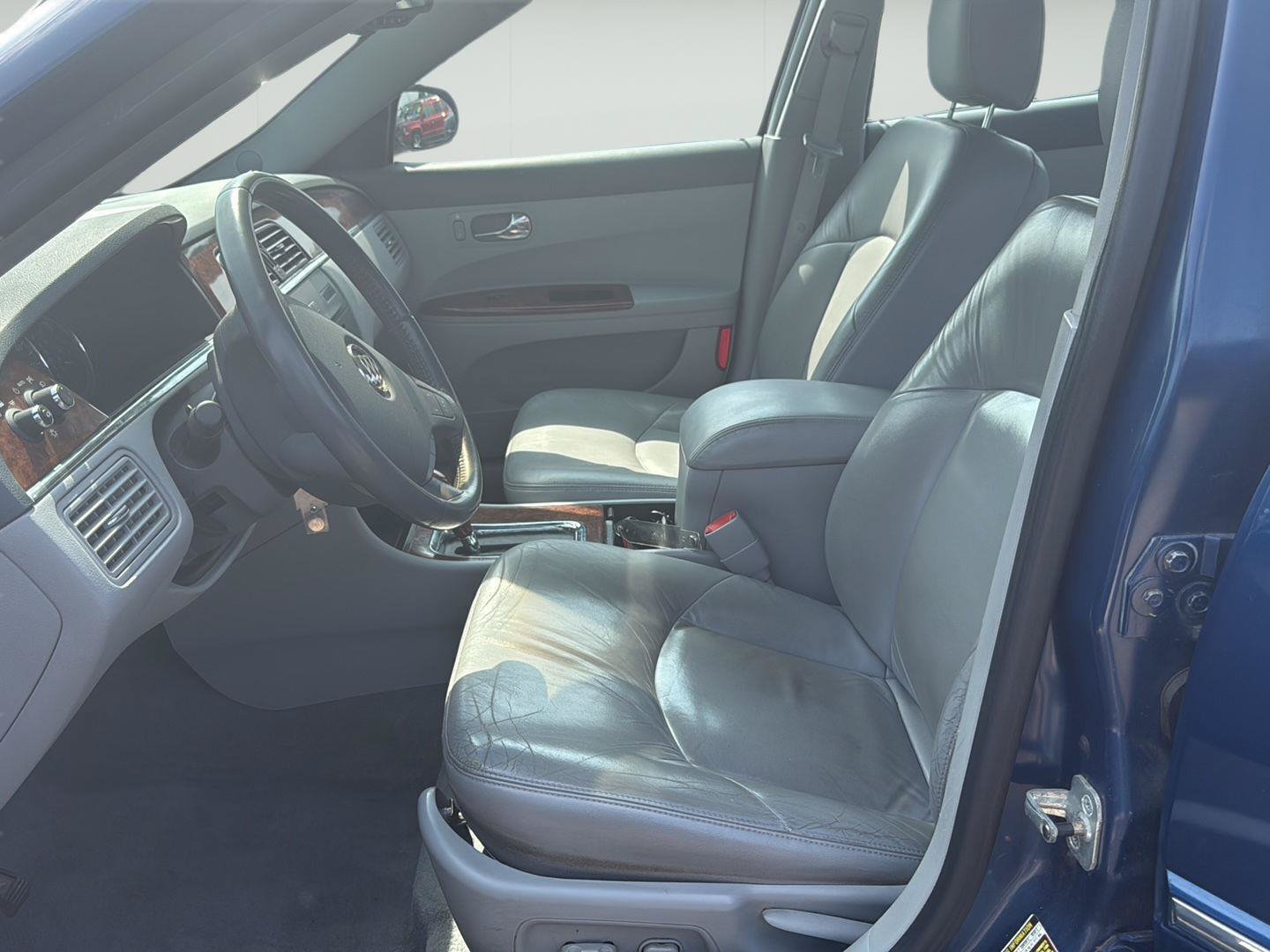 Used 2005 Buick LaCrosse CXL w/ Gold Convenience Package FWD image 4