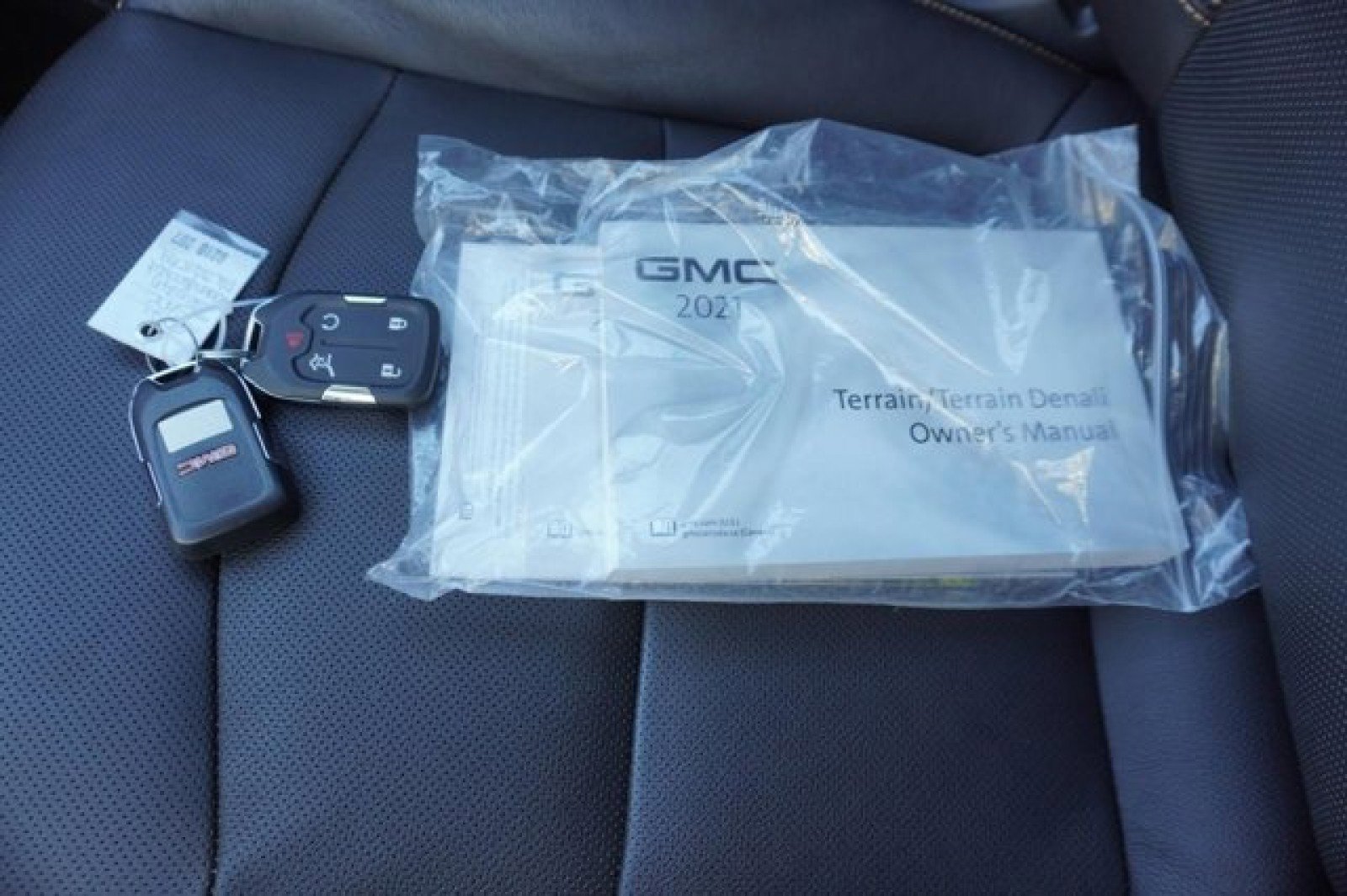 Used 2021 GMC Terrain SLT w/ Infotainment Package II image 32