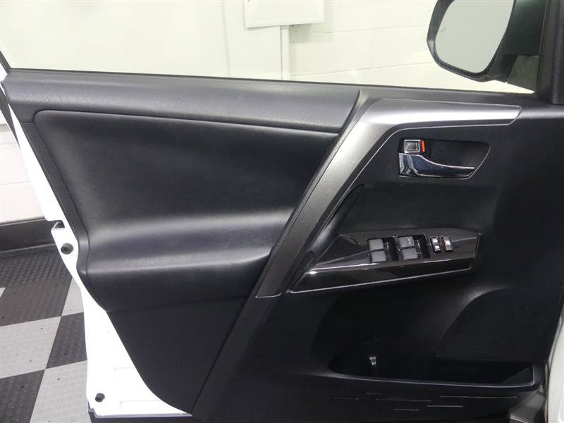 Used 2016 Toyota RAV4 SE w/ Advanced Technology Package AWD/4WD image 17
