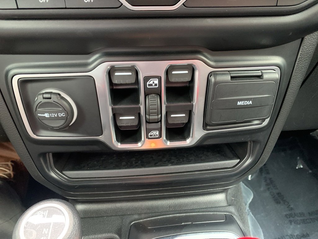 Used 2022 Jeep Wrangler Unlimited Sport image 26