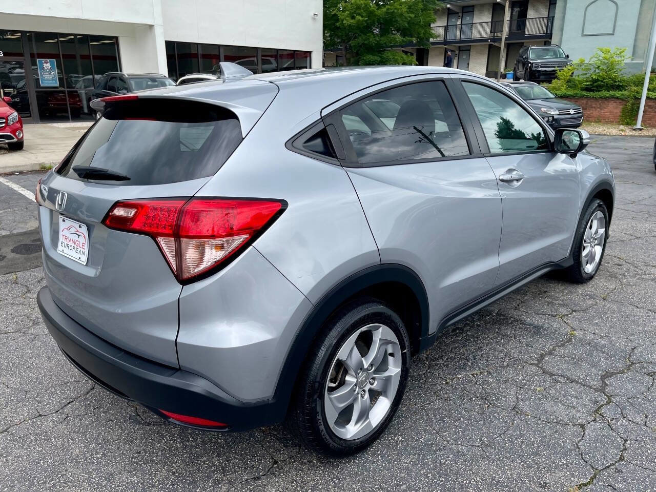 Used 2017 Honda HR-V EX image 4