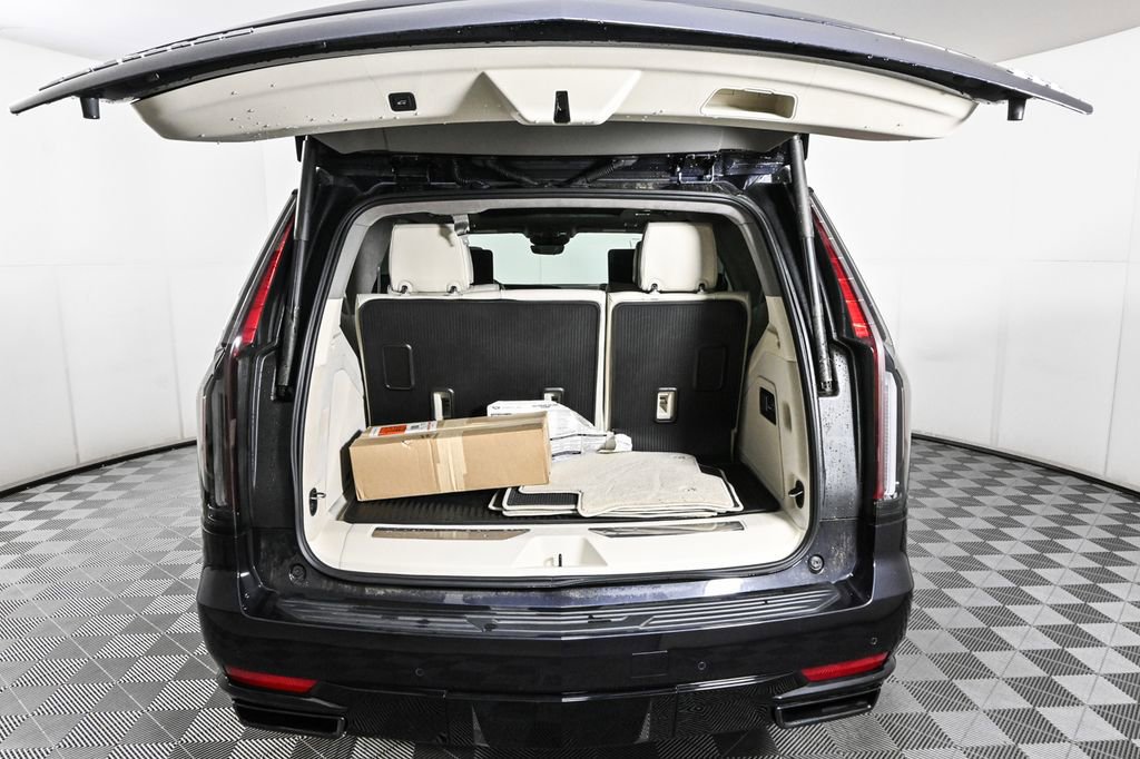 New 2024 Cadillac Escalade Sport Platinum w/ LPO, ONYX Package image 29