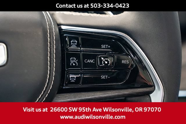 Used 2023 Jeep Grand Cherokee Overland AWD/4WD image 16