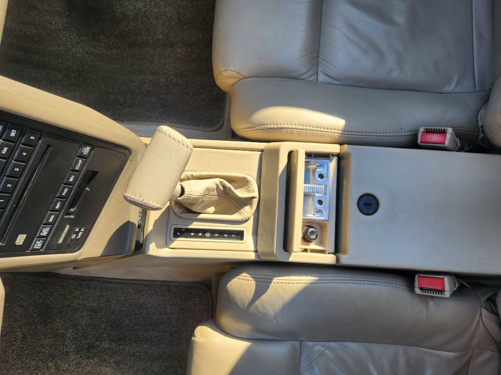 Used 1993 Cadillac Allante FWD image 38