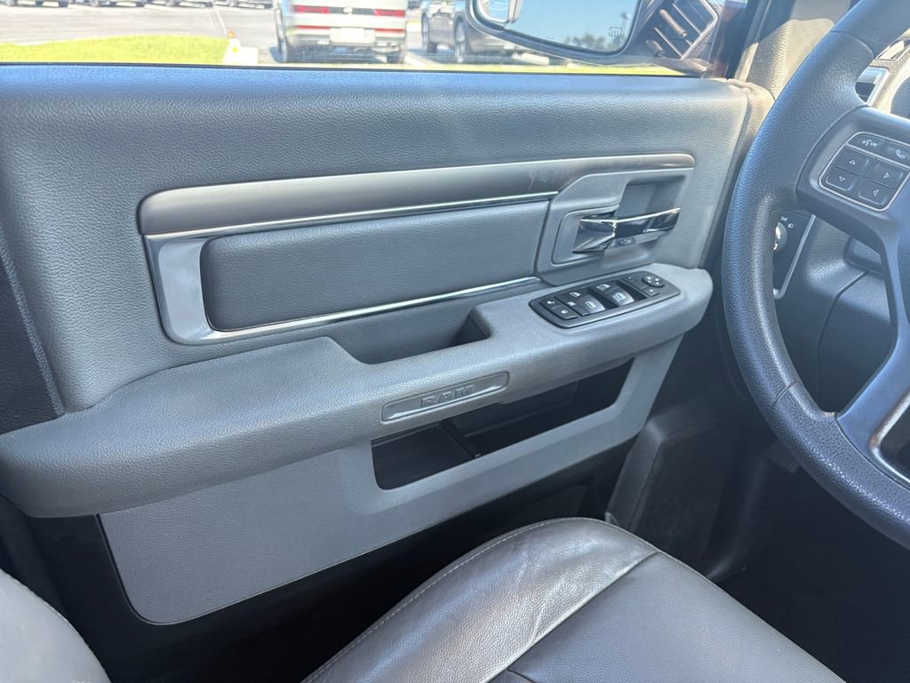 Used 2020 RAM 1500 Classic SLT image 11