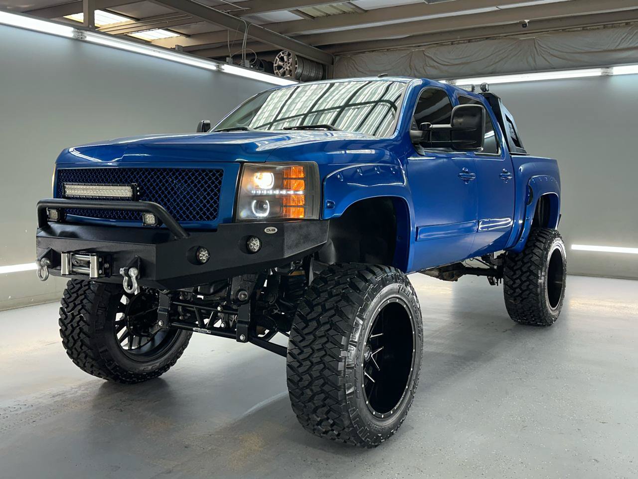 Used 2007 Chevrolet Silverado 1500 LTZ w/ Safety Package AWD/4WD image 3