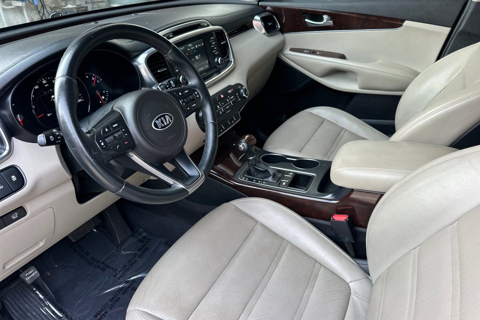 Used 2017 Kia Sorento EX w/ EX V6 Premium Package FWD image 10