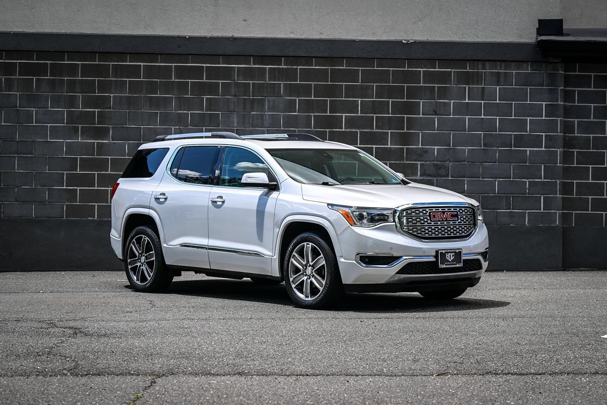 Used 2018 GMC Acadia Denali AWD/4WD image 2