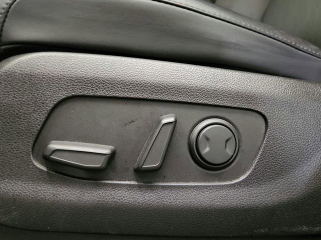 Used 2023 Kia Carnival LX FWD image 29