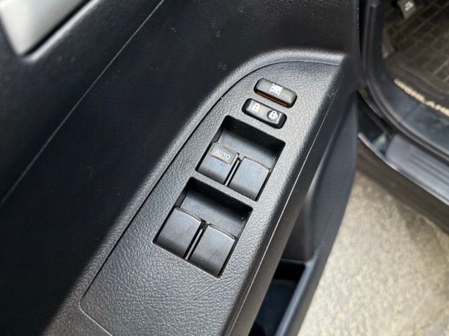 Used 2012 Toyota Highlander SE w/ Tow Pkg AWD/4WD image 26