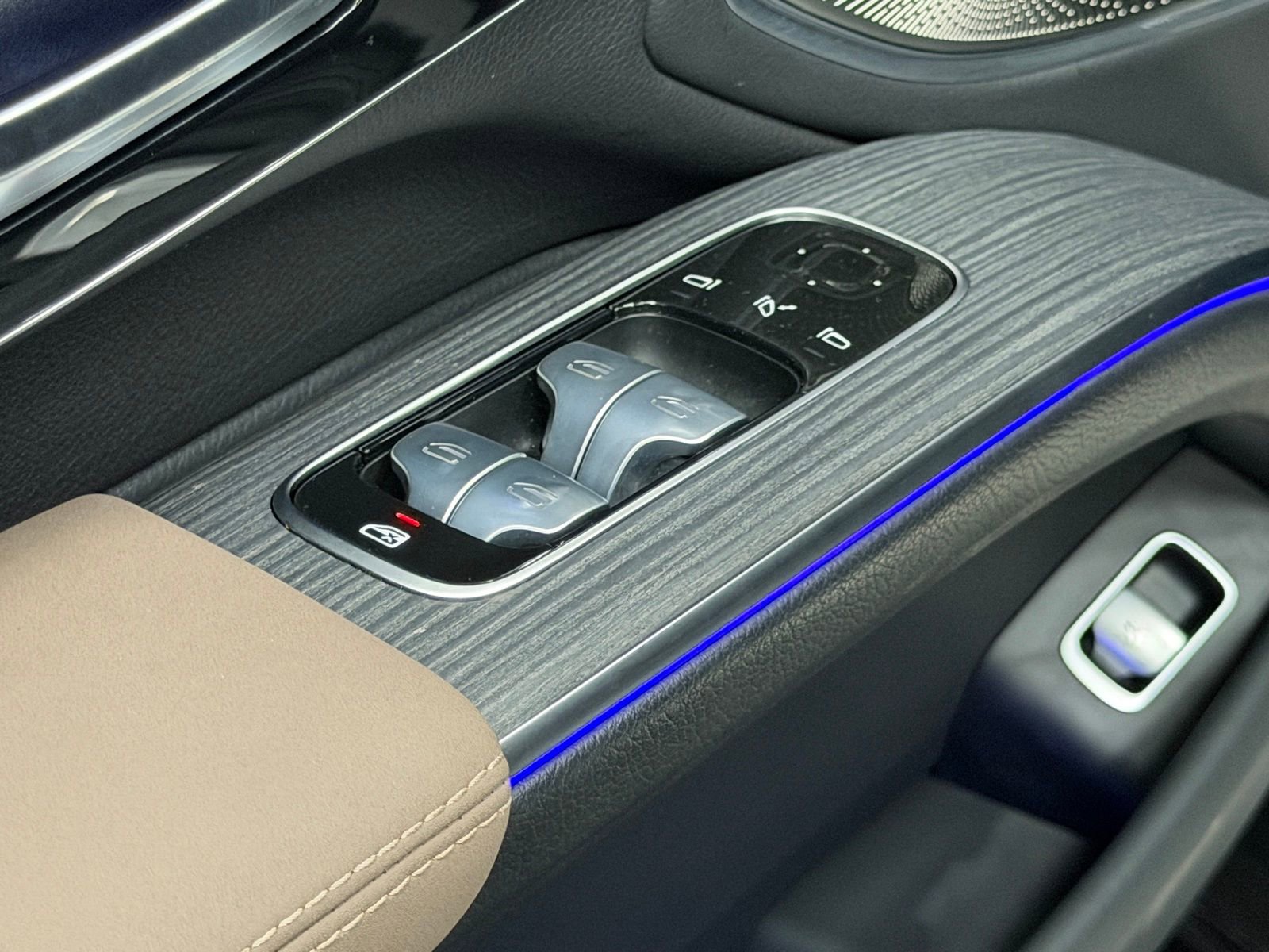 Certified 2023 Mercedes-Benz EQS 580 4MATIC Sedan image 23