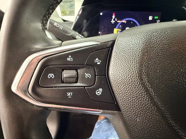 Used 2025 Chevrolet Trax LT w/ Driver Confidence Package FWD image 20