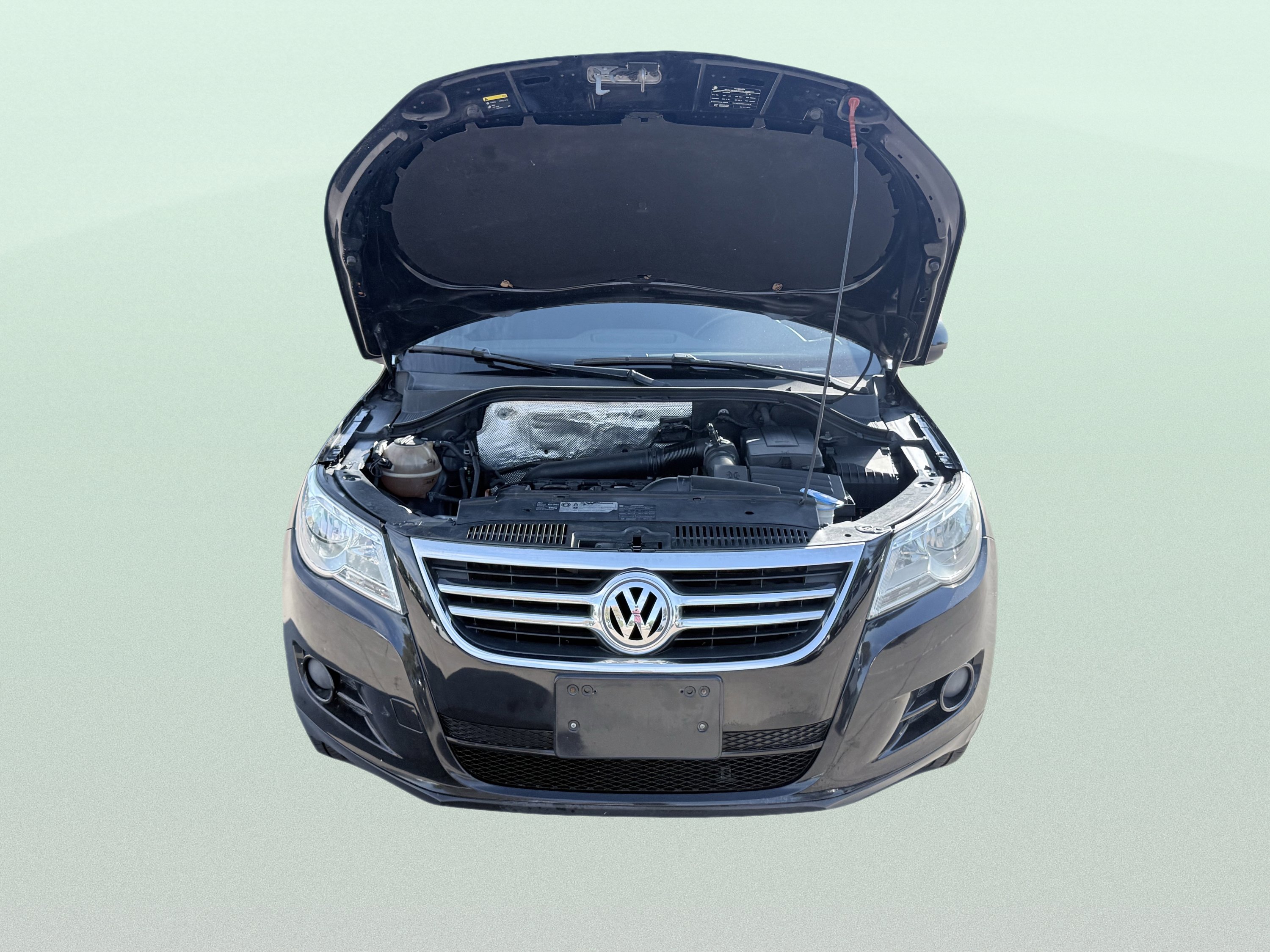 Used 2011 Volkswagen Tiguan S image 16