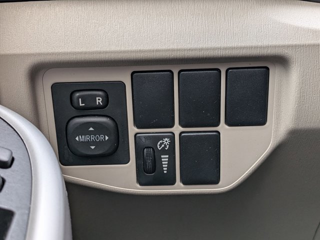 Used 2014 Toyota Prius Two image 15