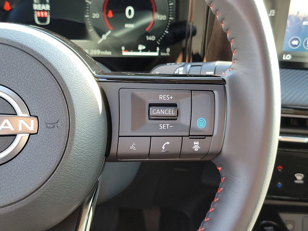 Used 2025 Nissan Kicks SR image 6