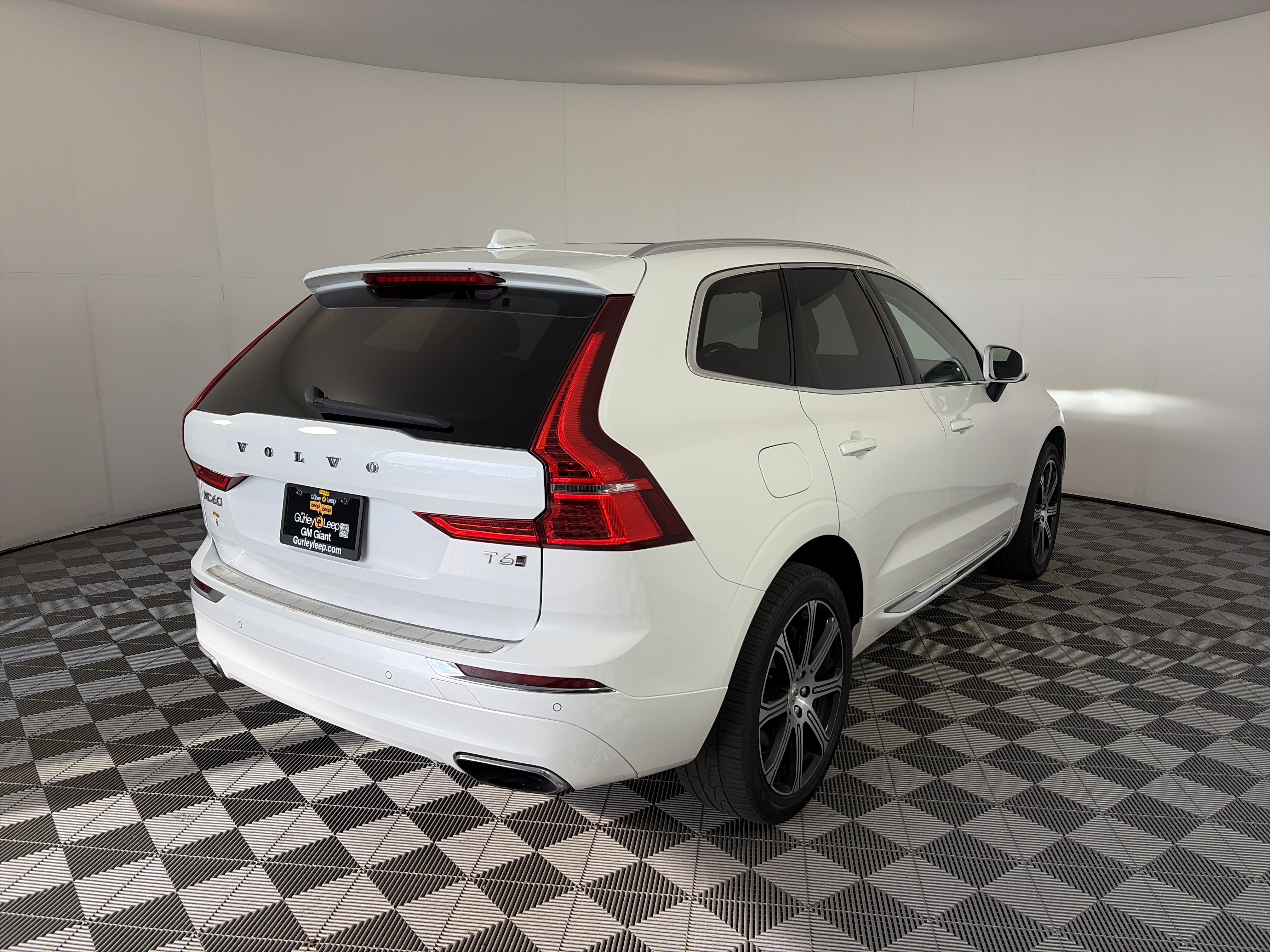 Used 2021 Volvo XC60 T6 Inscription w/ Protection Package Premier AWD/4WD image 6