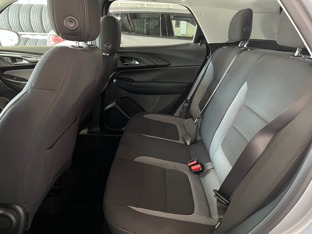 Used 2025 Chevrolet TrailBlazer LT FWD image 13