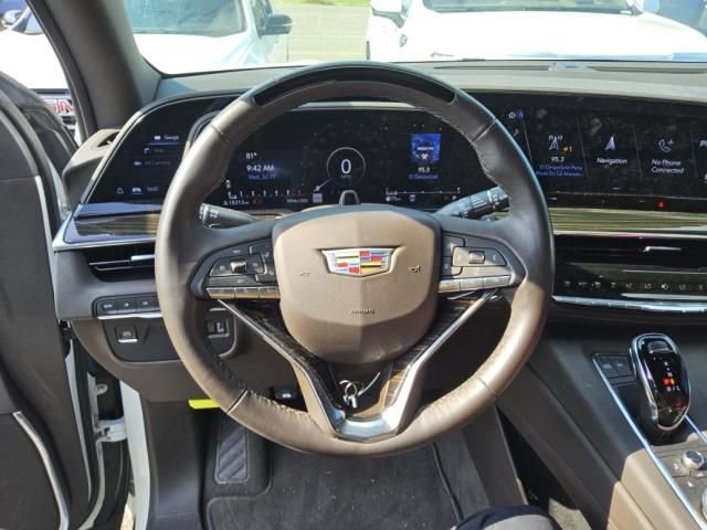 Used 2024 Cadillac Escalade ESV Premium Luxury AWD/4WD image 3