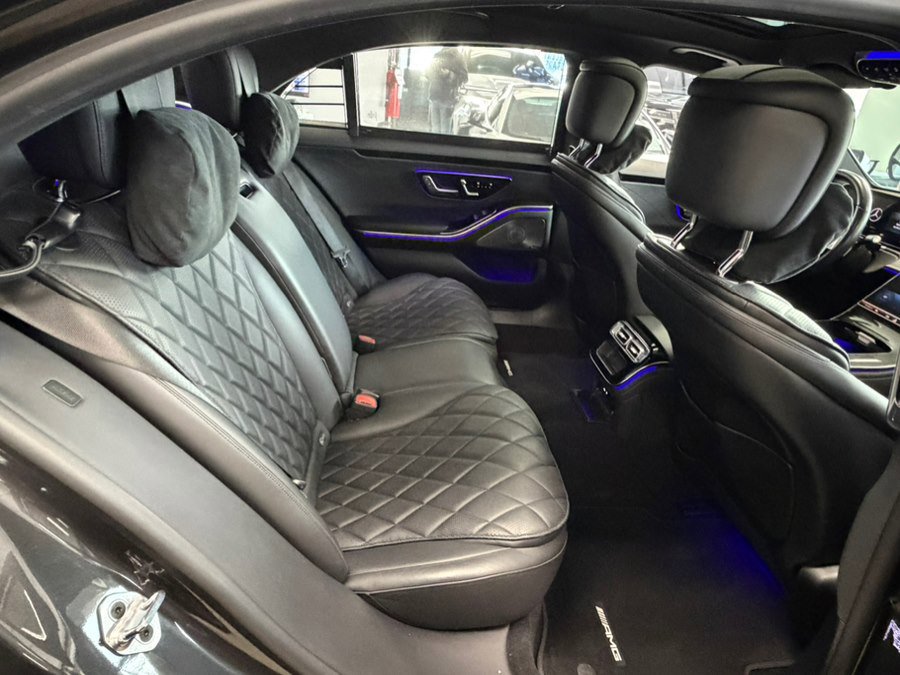 Used 2022 Mercedes-Benz S 580 4MATIC Sedan w/ AMG Line Package image 37