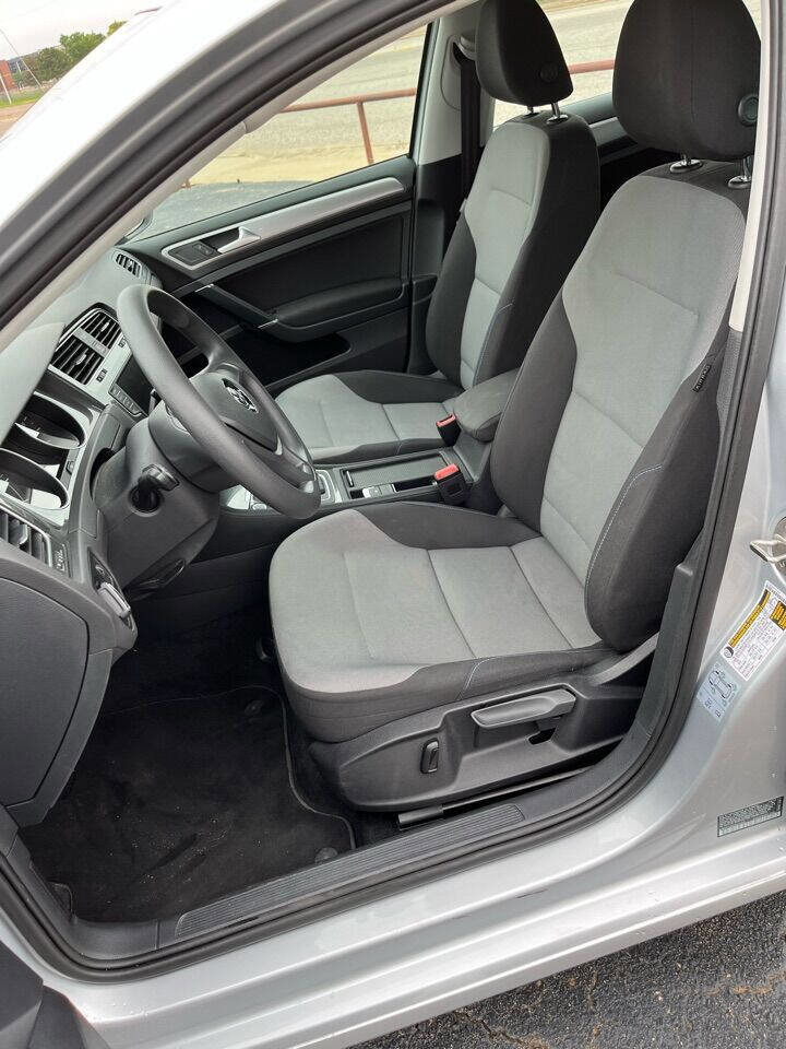 Used 2016 Volkswagen e-Golf SE w/ DC Fast Charging Package FWD image 17