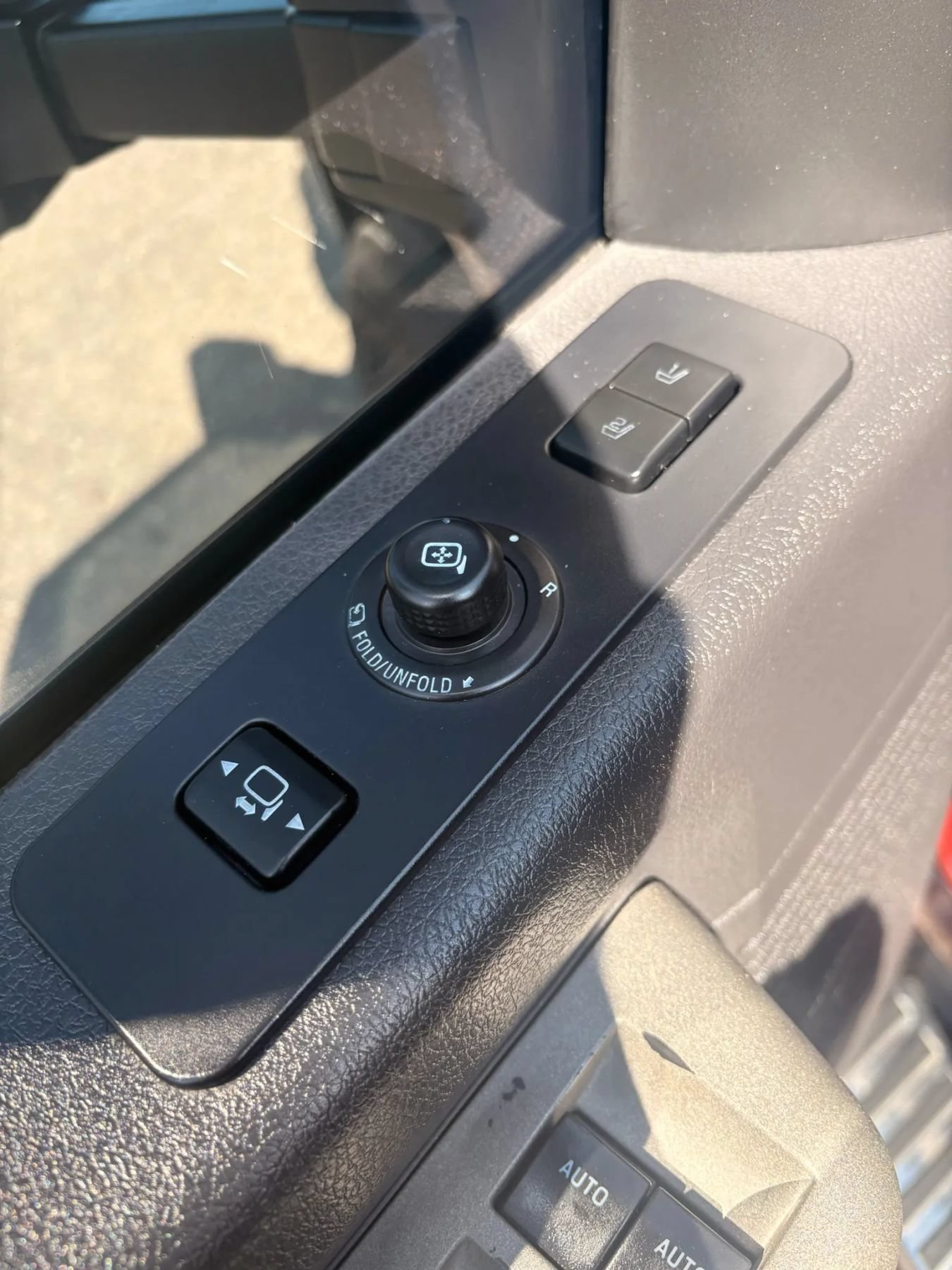Used 2016 Ford F350 Lariat w/ Lariat Interior Package AWD/4WD image 13
