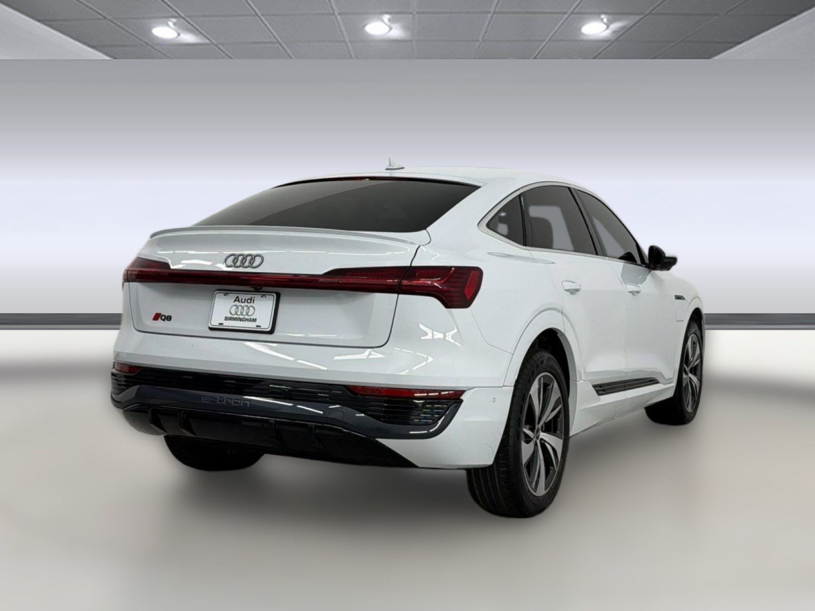 Used 2024 Audi Q8 e-tron Premium Plus w/ Premium Plus Package AWD/4WD image 9