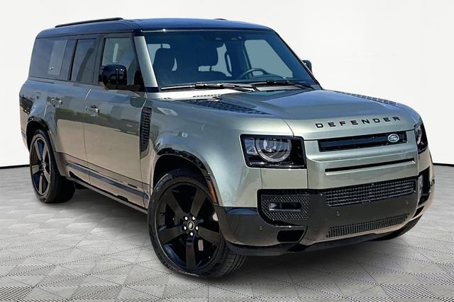 Used 2024 Land Rover Defender 130 X-Dynamic SE image 11