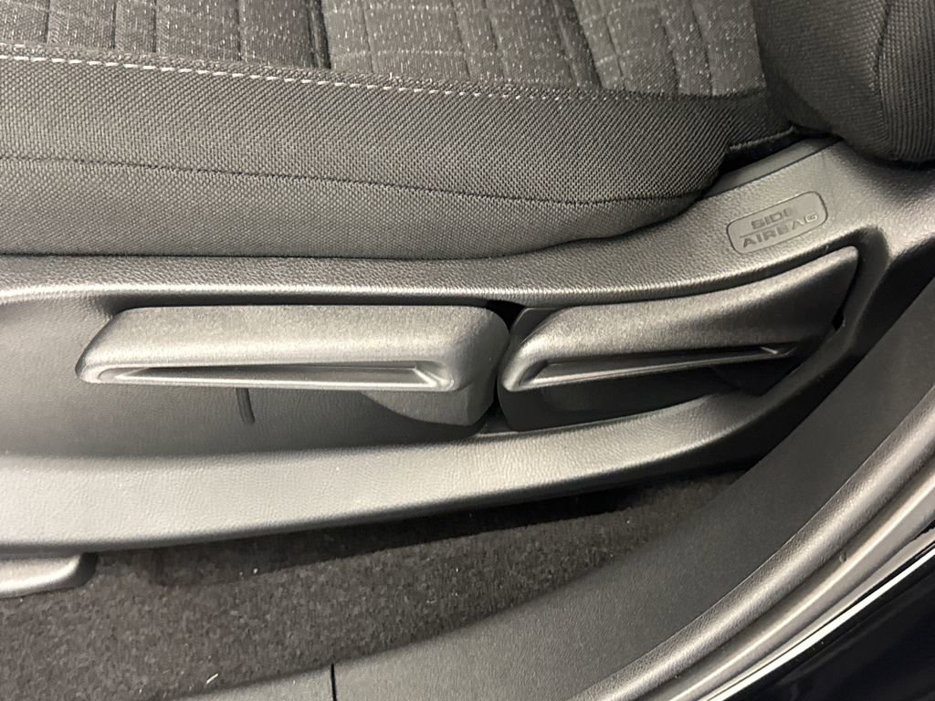 New 2026 Honda HR-V LX image 21