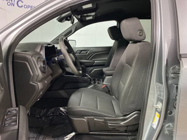 Certified 2024 Chevrolet Colorado W/T AWD/4WD image 11