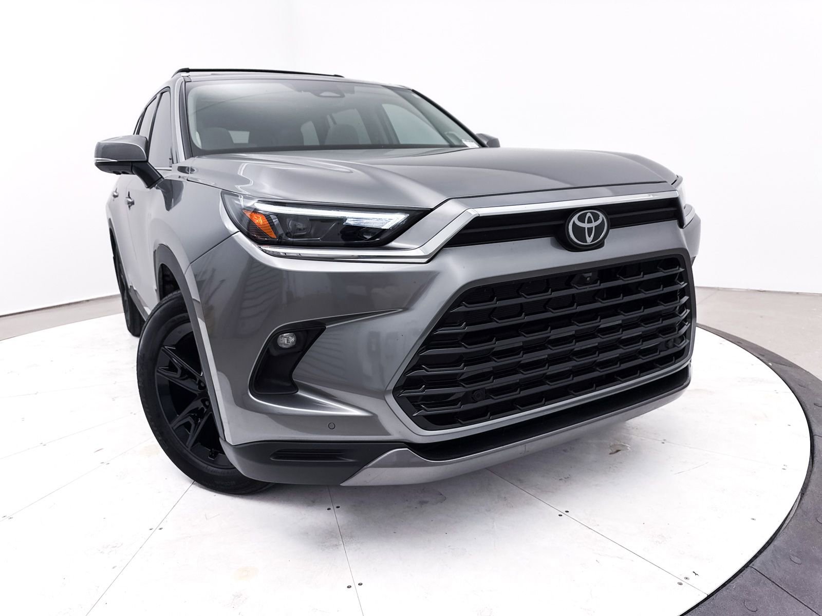 Used 2025 Toyota Grand Highlander FWD image 8