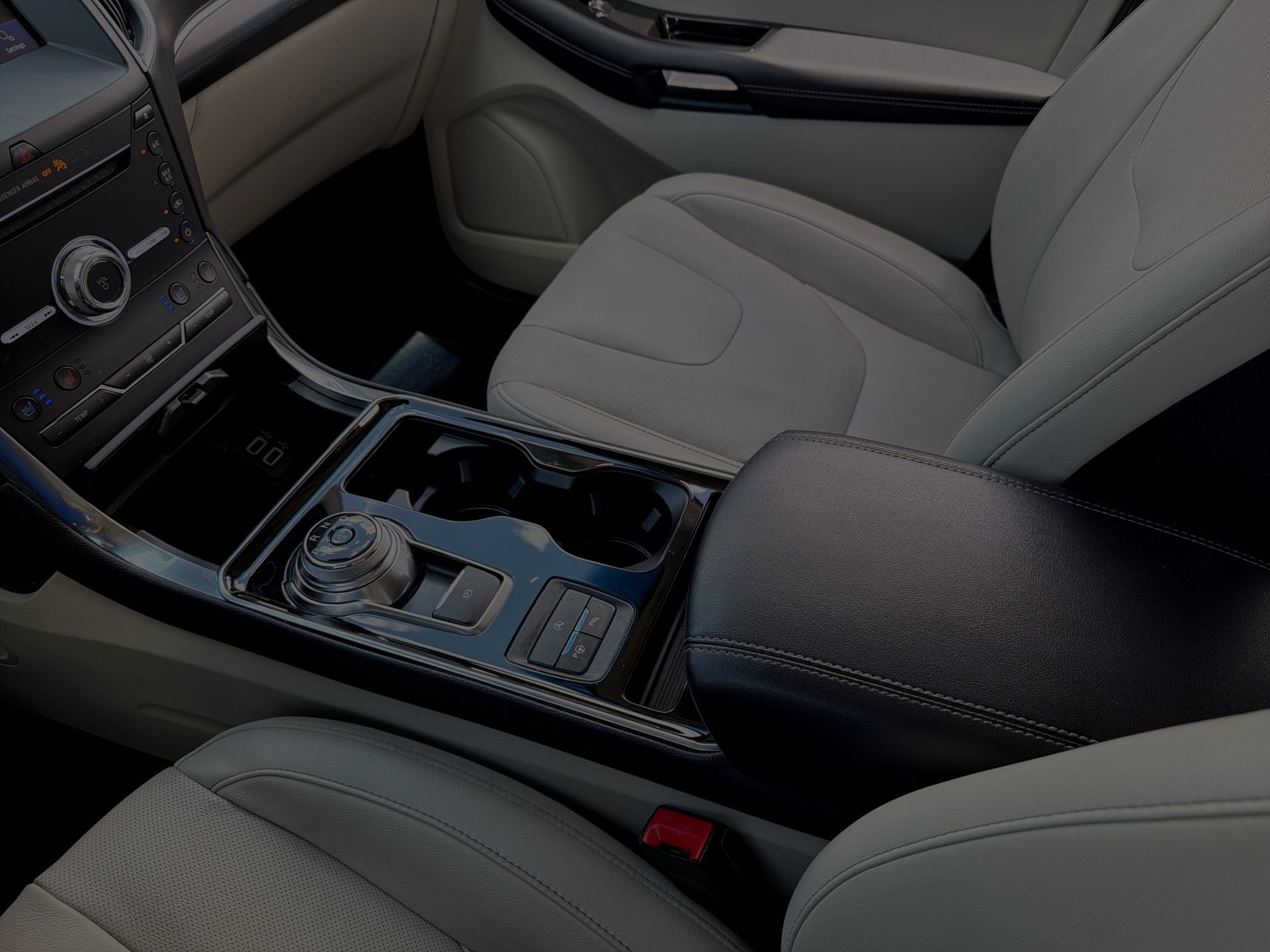 Certified 2019 Ford Edge Titanium w/ Equipment Group 301A FWD image 21