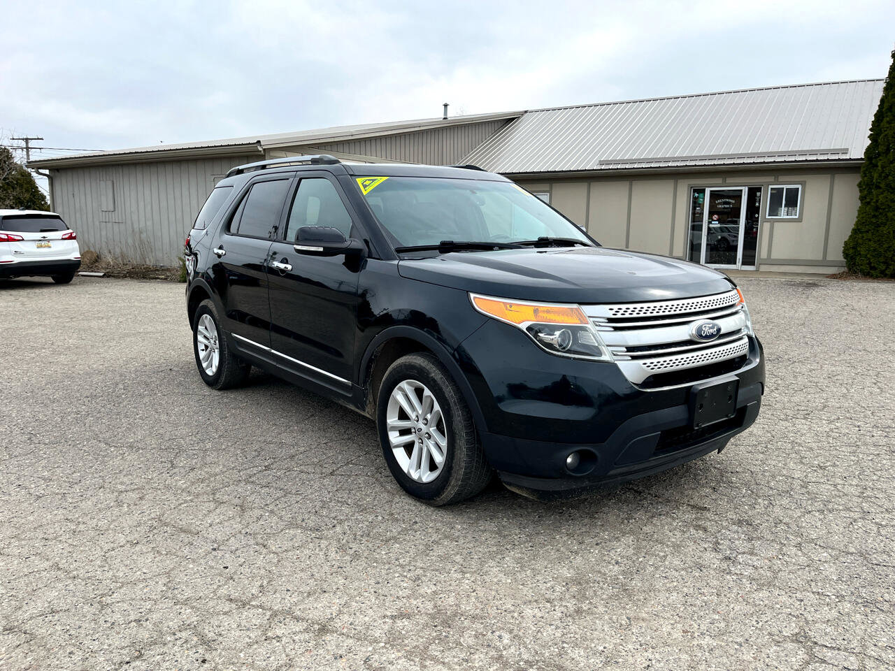 Used 2015 Ford Explorer XLT w/ Equipment Group 202A image 7
