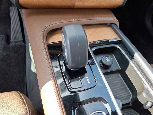 Used 2025 Volvo XC90 B5 Plus w/ Protection Package Premier image 10