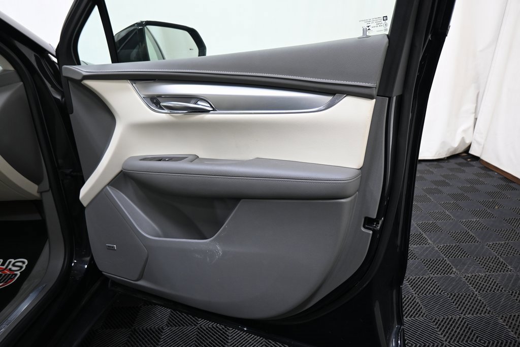 Used 2020 Cadillac XT5 Premium Luxury image 34