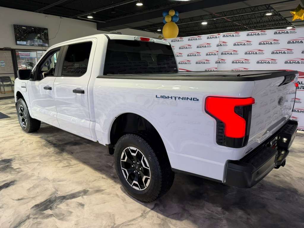 Used 2022 Ford F150 Lightning Pro image 10