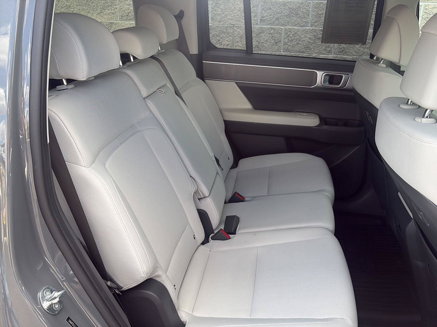 Used 2025 Hyundai Santa Fe SE AWD/4WD image 27