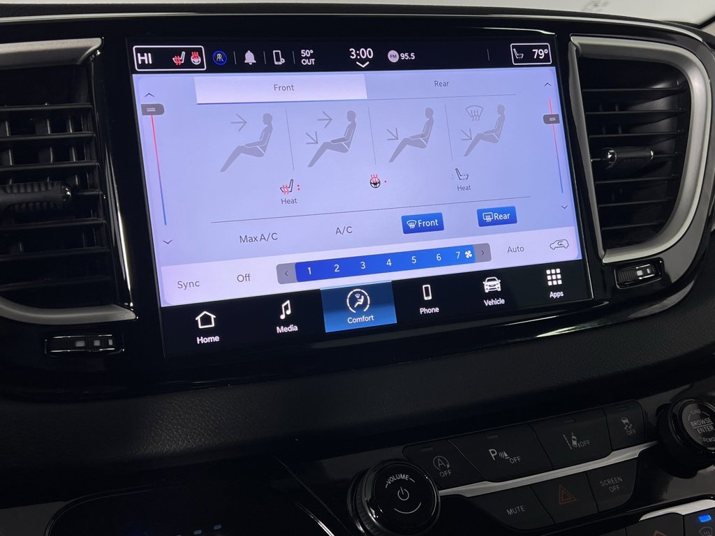 Used 2024 Chrysler Pacifica Touring-L image 18