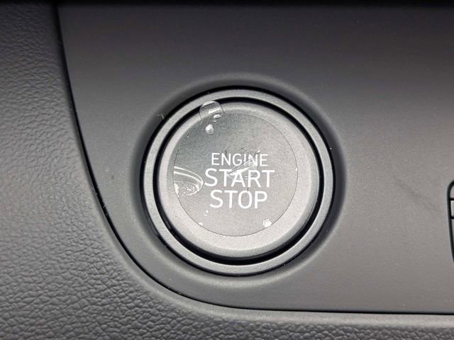 Used 2025 Hyundai Elantra SEL FWD image 31