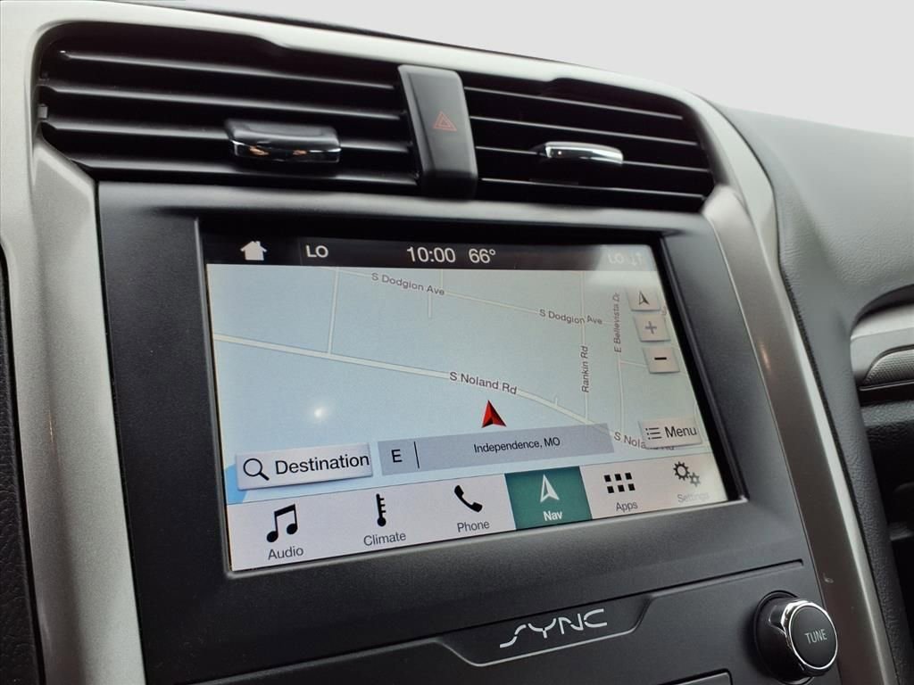 Used 2019 Ford Fusion SE image 16