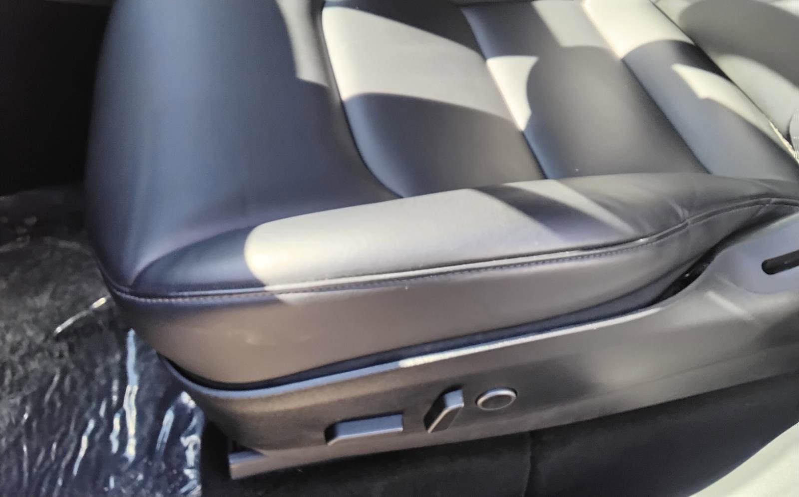 Used 2021 Tesla Model Y Long Range image 16