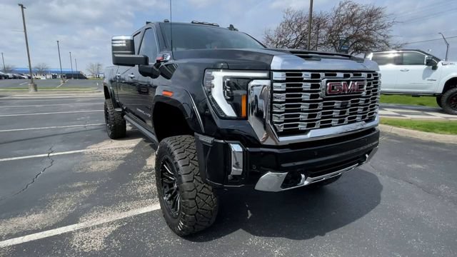 New 2026 GMC Sierra 2500 Denali w/ Denali Reserve Package AWD/4WD image 4
