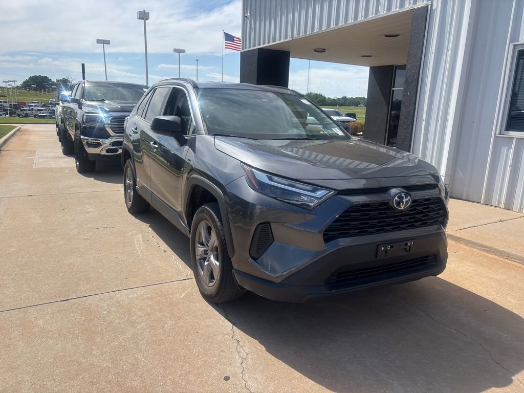 Used 2023 Toyota RAV4 LE AWD/4WD video 1