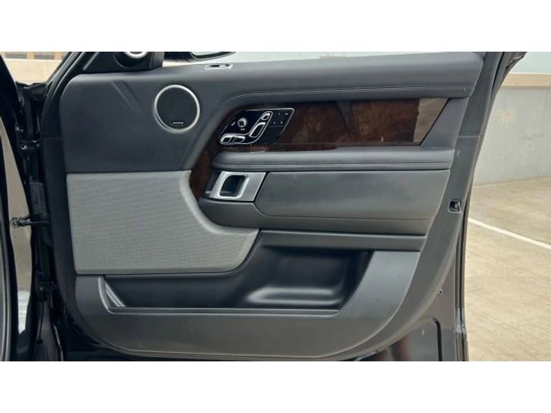 Used 2019 Land Rover Range Rover Long Wheelbase Supercharged image 17
