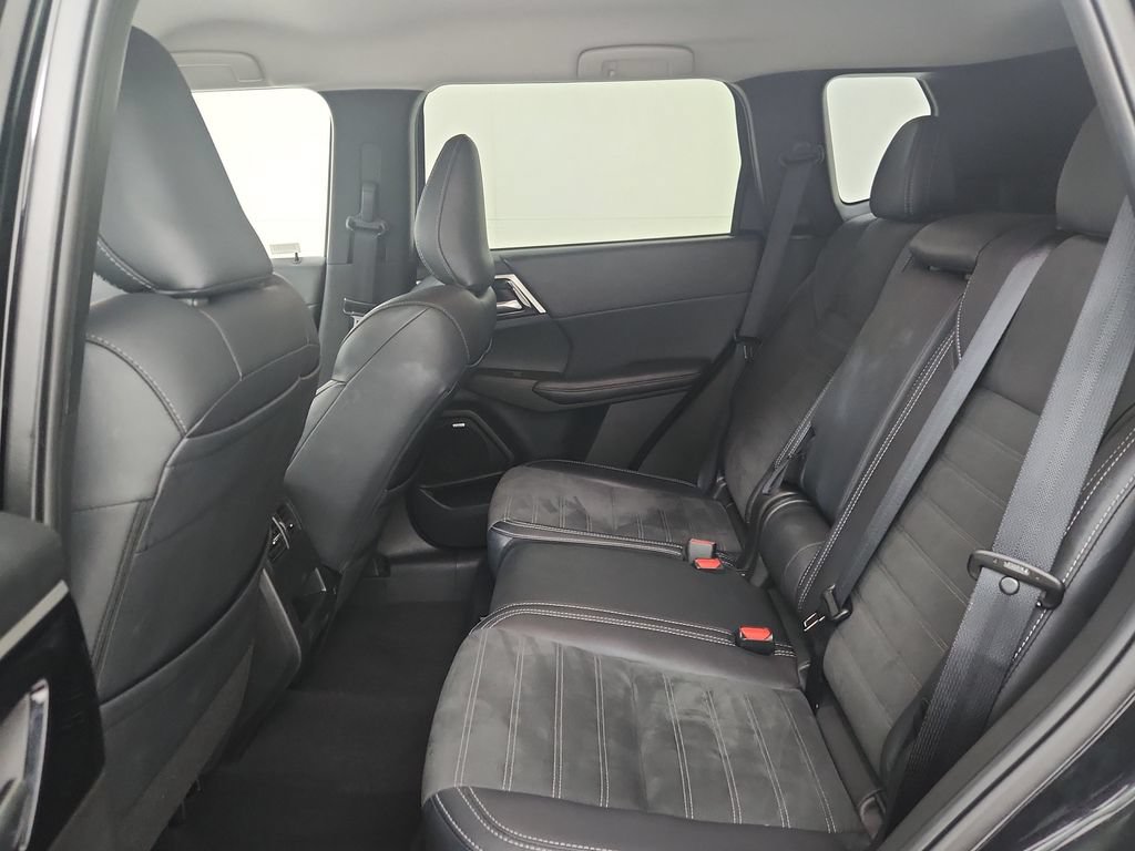 Used 2025 Mitsubishi Outlander SE FWD image 31