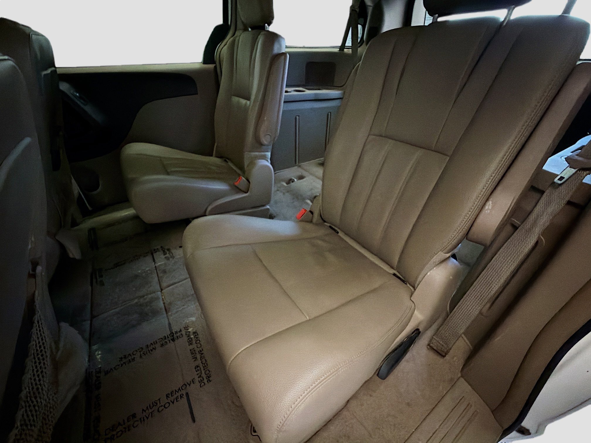 Used 2016 Chrysler Town & Country Touring image 13