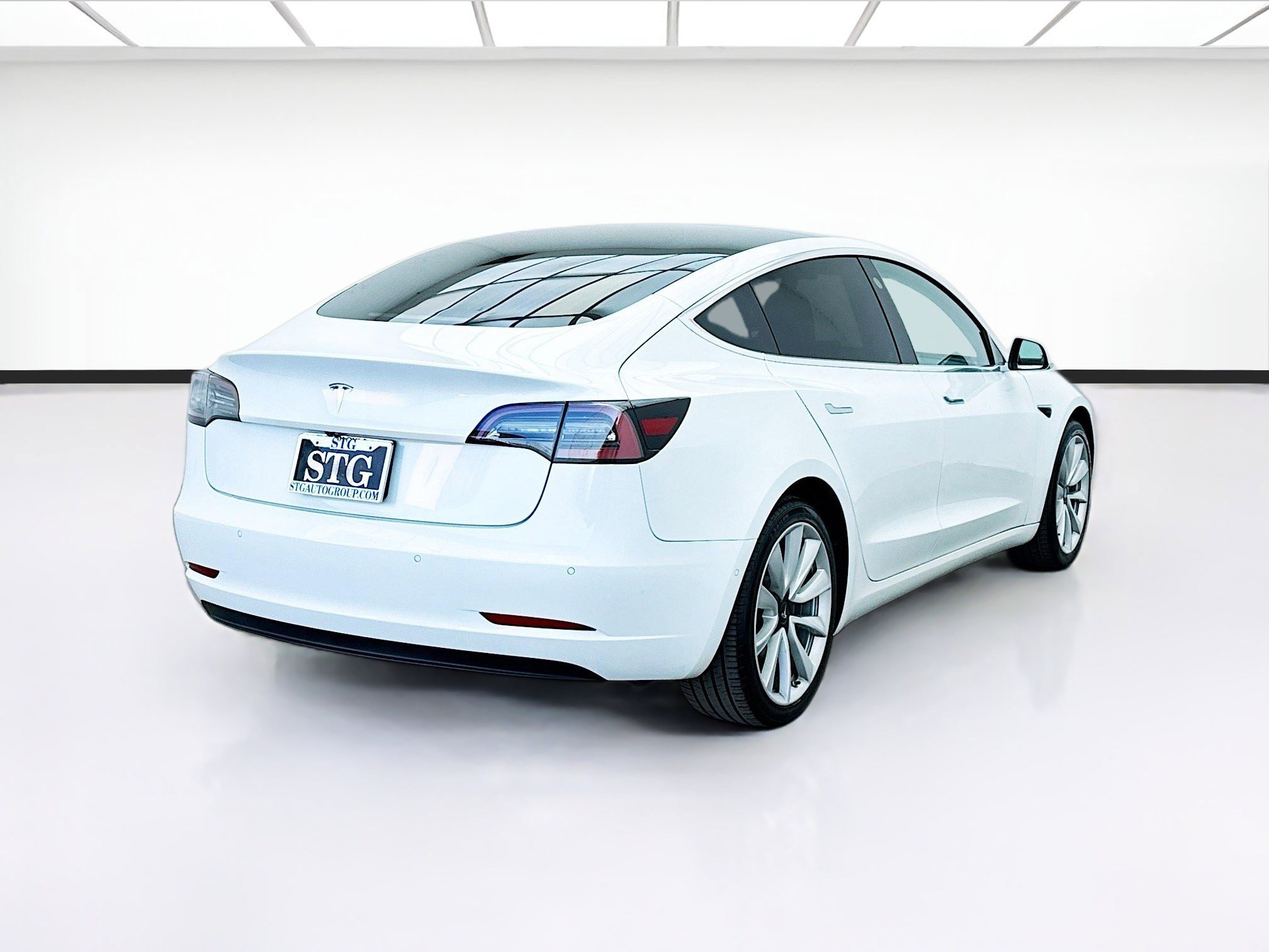 Used 2020 Tesla Model 3 Standard Range Plus image 4