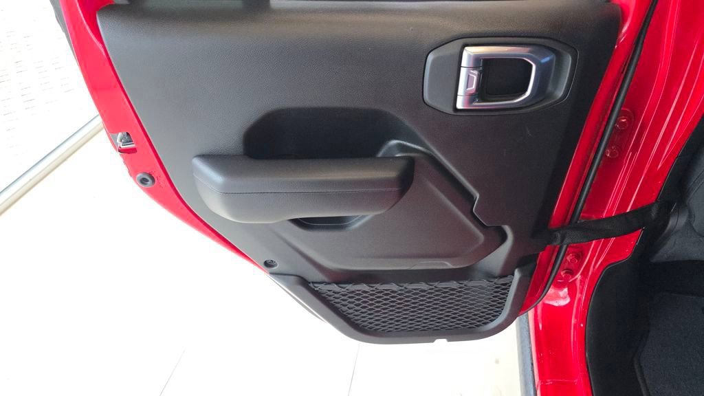 Used 2021 Jeep Gladiator Willys image 20