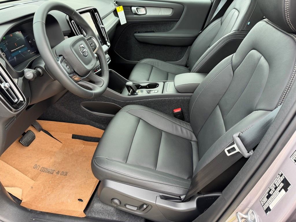 New 2026 Volvo XC40 B5 Core w/ Climate Package AWD/4WD image 17