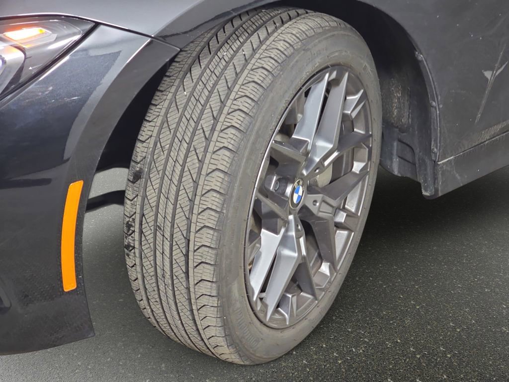 Used 2025 BMW 330i xDrive Sedan w/ Premium Package image 37
