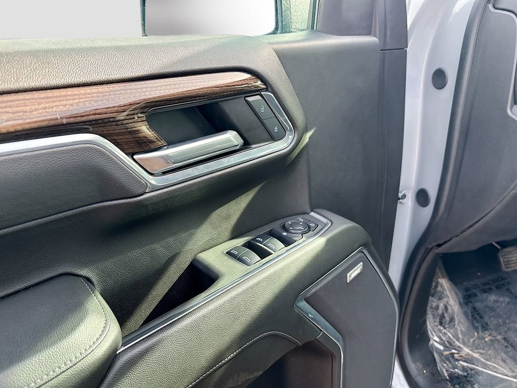 Used 2024 Chevrolet Silverado 1500 LT Trail Boss w/ Convenience Package II image 18